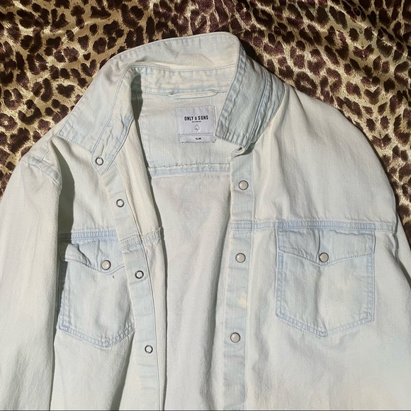 Cropped Jean Shirt - Picture 3 of 3